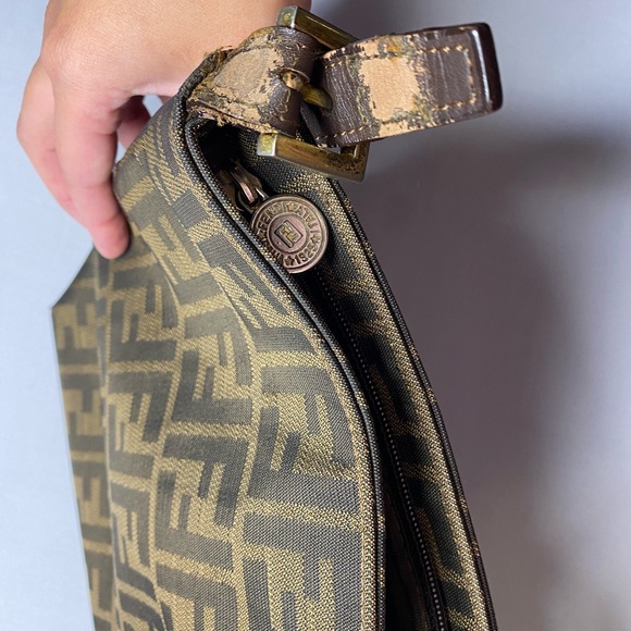 Vintage Fendi bag - Picture 7 of 10